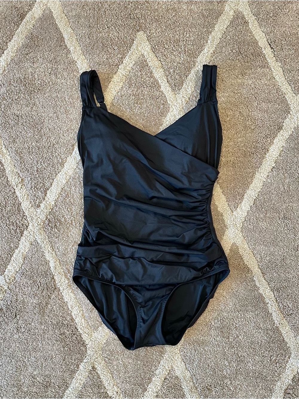 EUC Jantzen Black Surplice One Piece Swimsuit Size 8